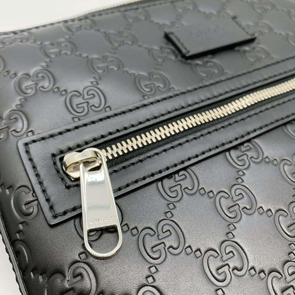 GUCCI Black Leather Shoulder Bag - Picture 2 of 8
